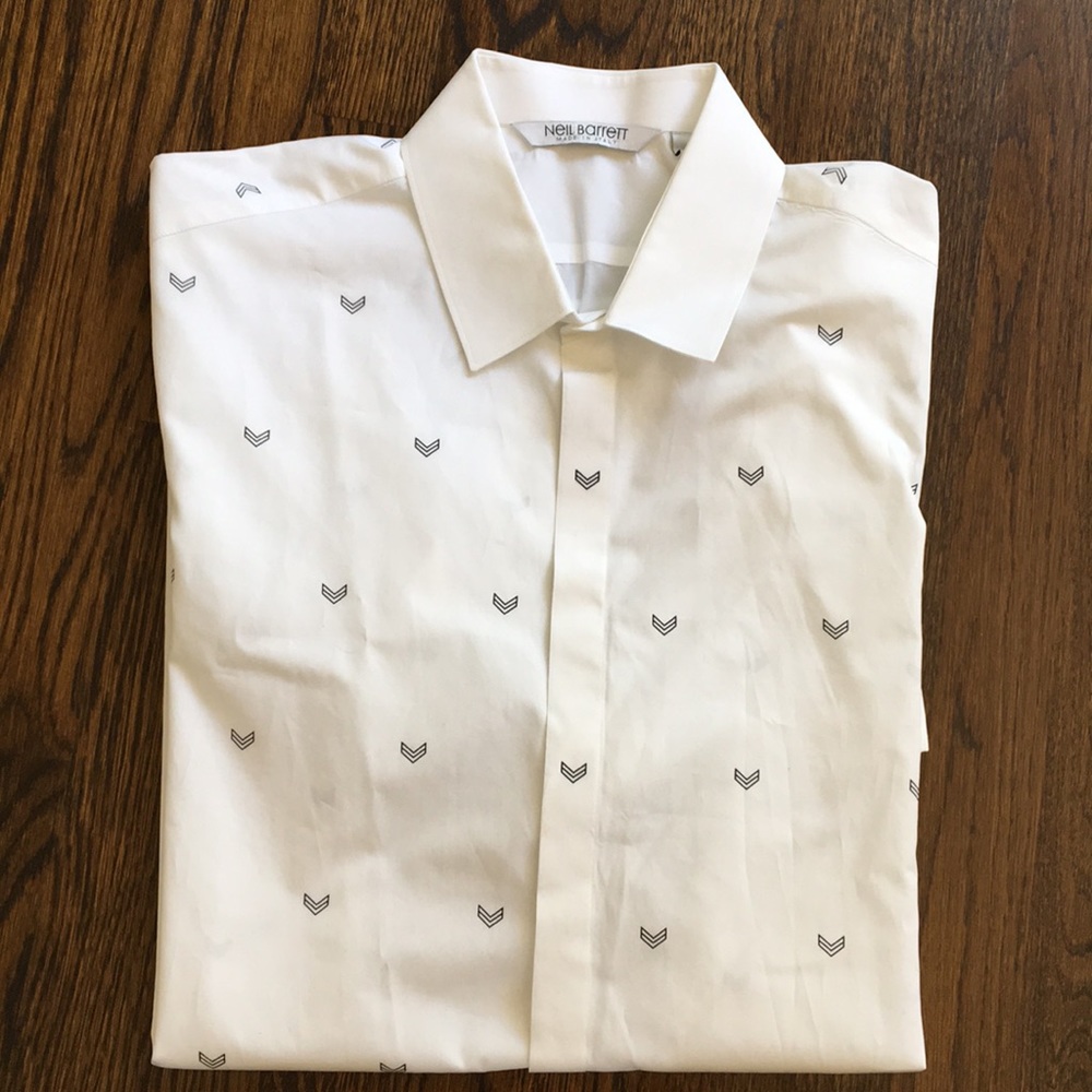 Men’s Neil Barrett shirt size 17/43 white blk